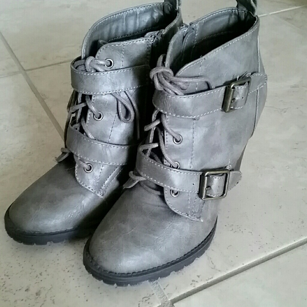 Madden Girl Oxxen ankle boots/booties sz 7
